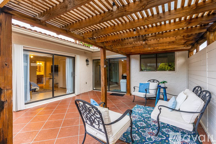 Source URL: https://prod-avail.s3.amazonaws.com/public_images/41507250/listing/15139SW92nd-12.jpg