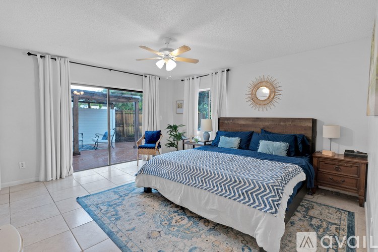 Source URL: https://prod-avail.s3.amazonaws.com/public_images/41507285/listing/15139SW92nd-36.jpg