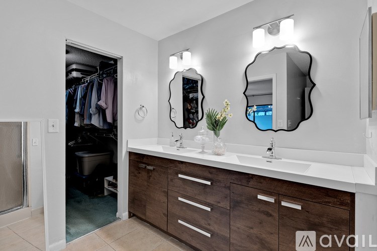 Source URL: https://prod-avail.s3.amazonaws.com/public_images/41507301/listing/15139SW92nd-33.jpg