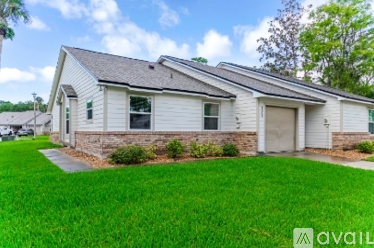 Source URL: https://prod-avail.s3.amazonaws.com/public_images/41507232/listing/55859a95-3616-43f9-8f51-87b503d28be3.jpg