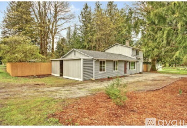 Source URL: https://prod-avail.s3.amazonaws.com/public_images/41506872/listing/house_c.jpg