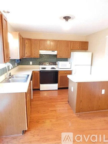 Source URL: https://prod-avail.s3.amazonaws.com/public_images/41506741/listing/08.8ae11de7677fcc19ee2420e7085843bf-uncropped_scaled_within_1536_1152.jpg