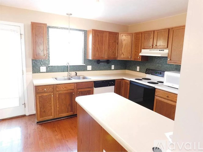 Source URL: https://prod-avail.s3.amazonaws.com/public_images/41506747/listing/07.e5af19cfaa6e9b69ec1b9b355cdafa36-uncropped_scaled_within_1536_1152.jpg