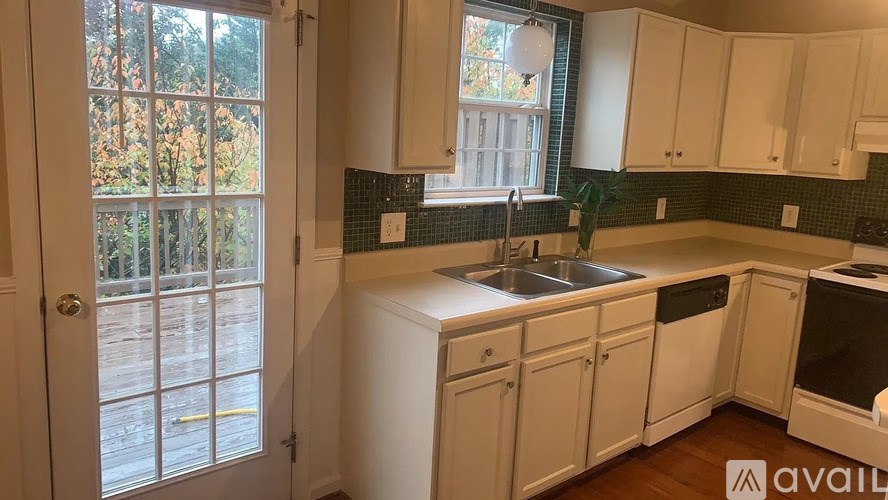 Source URL: https://prod-avail.s3.amazonaws.com/public_images/41506754/listing/27.da5fbb5da576dc2441a2ae6123e2abf1-uncropped_scaled_within_1536_1152-ezgif.com-webp-to-jpg-converter.jpg