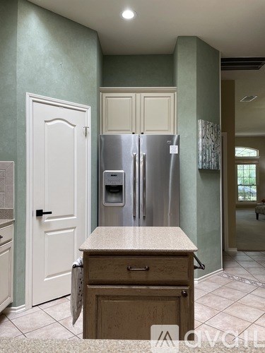 Source URL: https://prod-avail.s3.amazonaws.com/public_images/41506476/listing/k1-3.jpeg