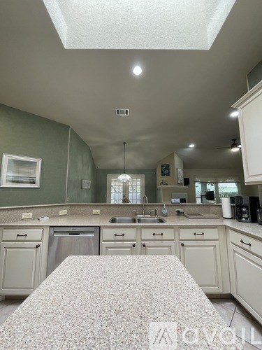 Source URL: https://prod-avail.s3.amazonaws.com/public_images/41506482/listing/k1-4.jpeg