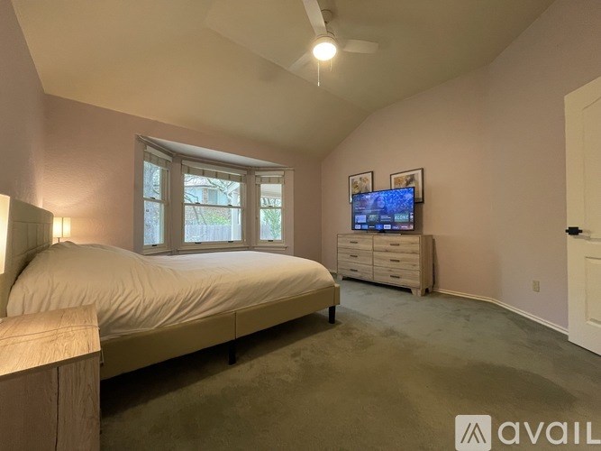 Source URL: https://prod-avail.s3.amazonaws.com/public_images/41506487/listing/m-1.jpeg