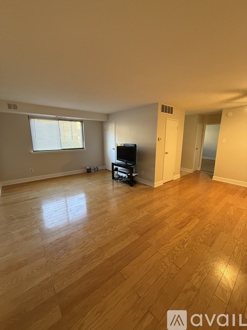 Source URL: https://prod-avail.s3.amazonaws.com/public_images/41505314/listing/IMG_4143.jpeg