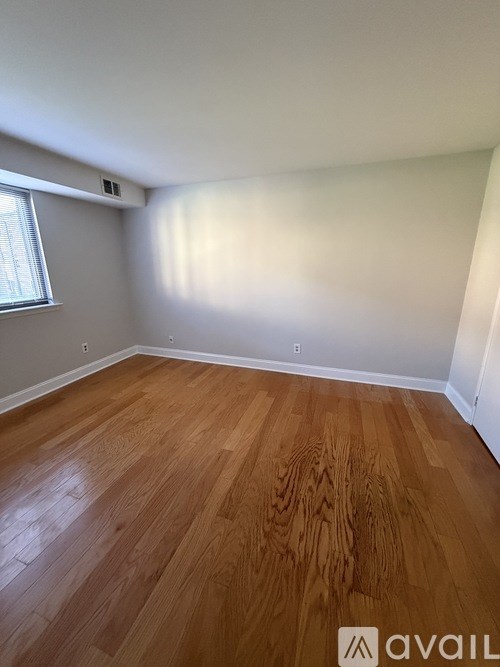 Source URL: https://prod-avail.s3.amazonaws.com/public_images/41505317/listing/IMG_4137.jpeg