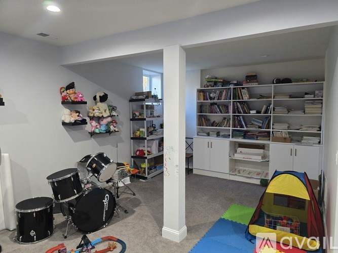 Source URL: https://prod-avail.s3.amazonaws.com/public_images/41505303/listing/20251021_150011.jpg