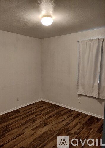 Source URL: https://prod-avail.s3.amazonaws.com/public_images/41504933/listing/7._3rd_Bedroom.jpg