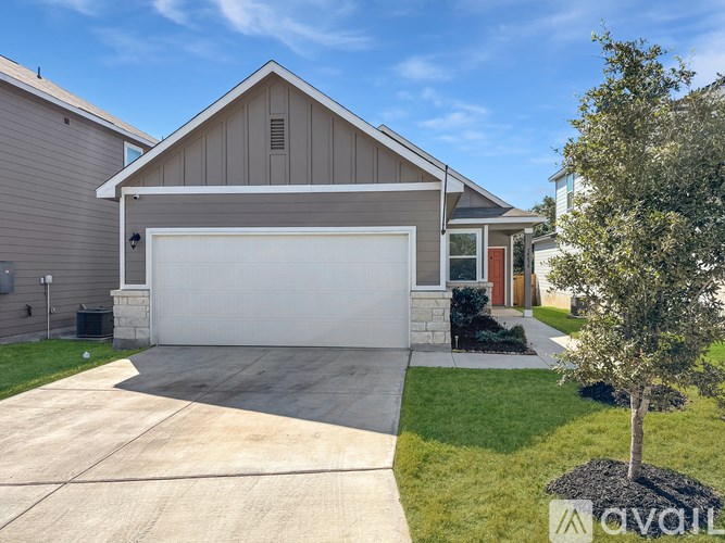 Source URL: https://prod-avail.s3.amazonaws.com/public_images/41507448/listing/2.jpg