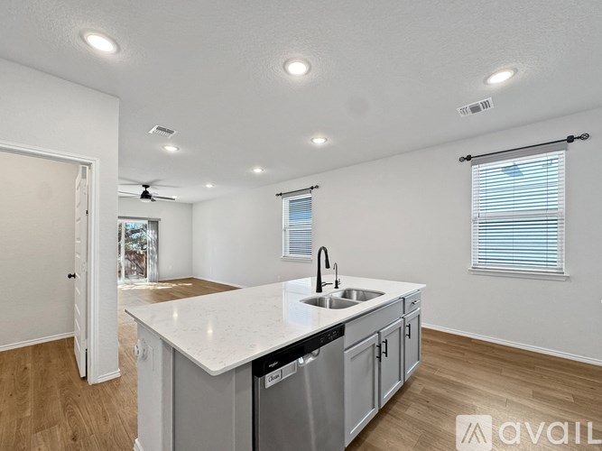 Source URL: https://prod-avail.s3.amazonaws.com/public_images/41507490/listing/12.jpg