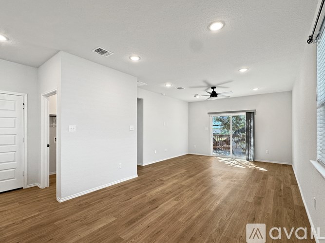 Source URL: https://prod-avail.s3.amazonaws.com/public_images/41507492/listing/13.jpg