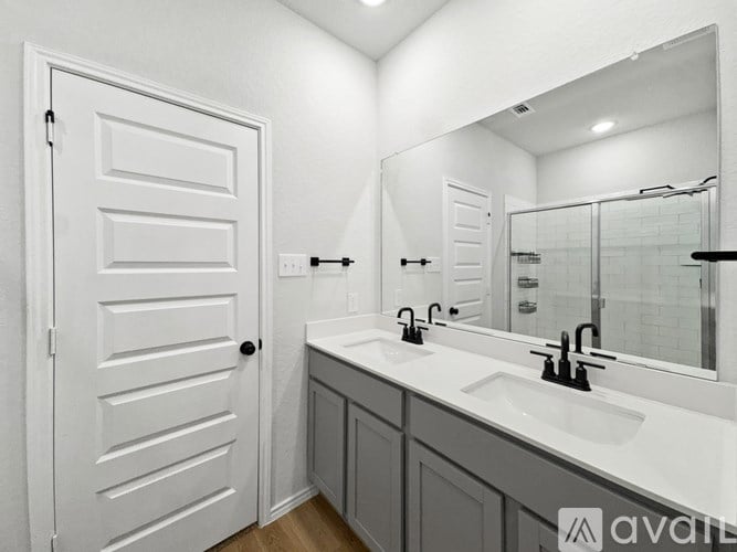 Source URL: https://prod-avail.s3.amazonaws.com/public_images/41507487/listing/18.jpg