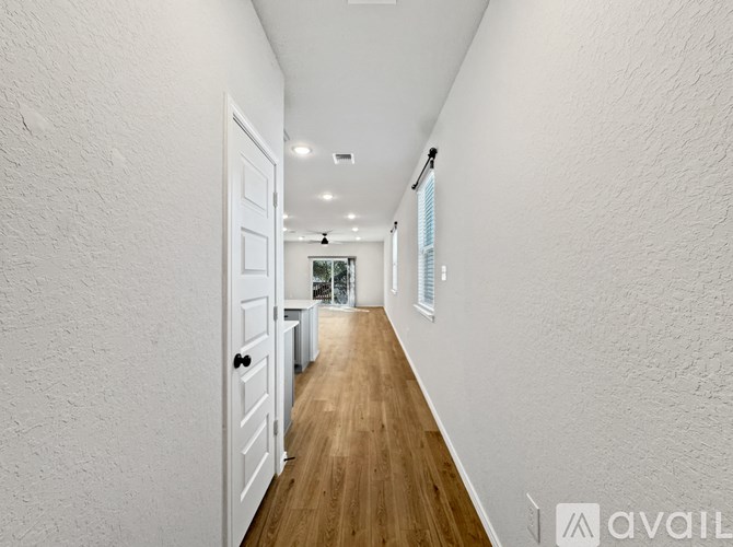 Source URL: https://prod-avail.s3.amazonaws.com/public_images/41508347/listing/6_(2).jpg