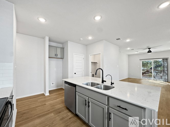 Source URL: https://prod-avail.s3.amazonaws.com/public_images/41507445/listing/8.jpg