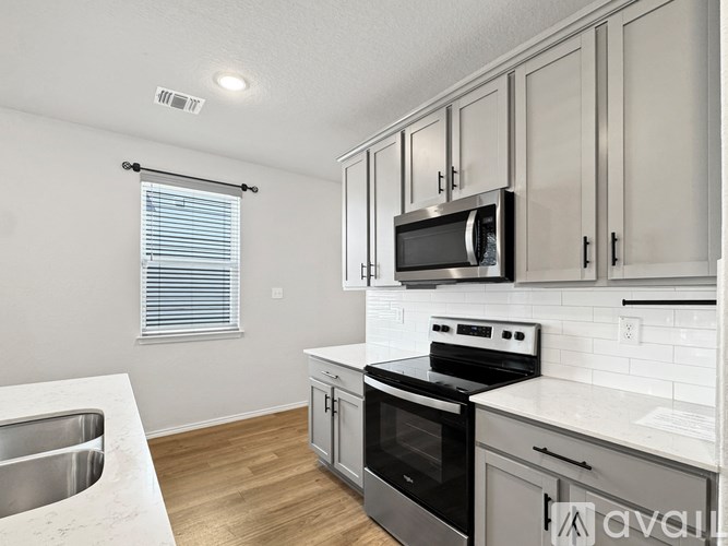 Source URL: https://prod-avail.s3.amazonaws.com/public_images/41507488/listing/10.jpg