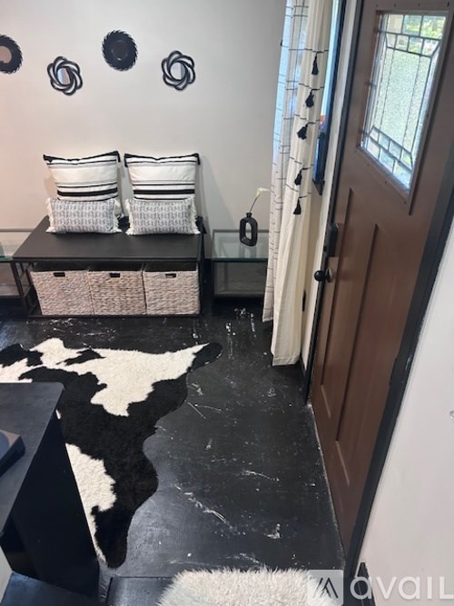 Source URL: https://prod-avail.s3.amazonaws.com/public_images/41508616/listing/IMG_6324.jpeg