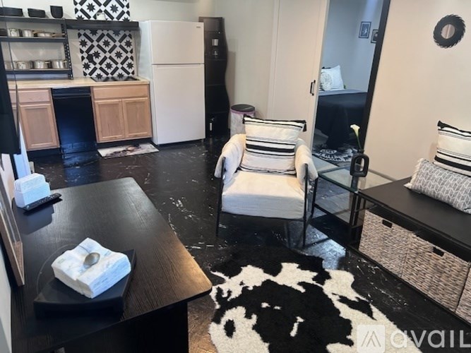 Source URL: https://prod-avail.s3.amazonaws.com/public_images/41508605/listing/IMG_6325.jpeg