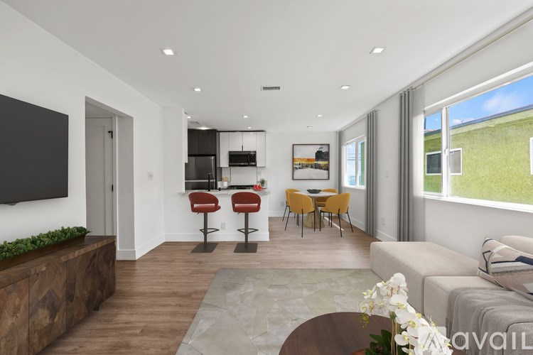 Source URL: https://prod-avail.s3.amazonaws.com/public_images/41503745/listing/original_(1).jpg