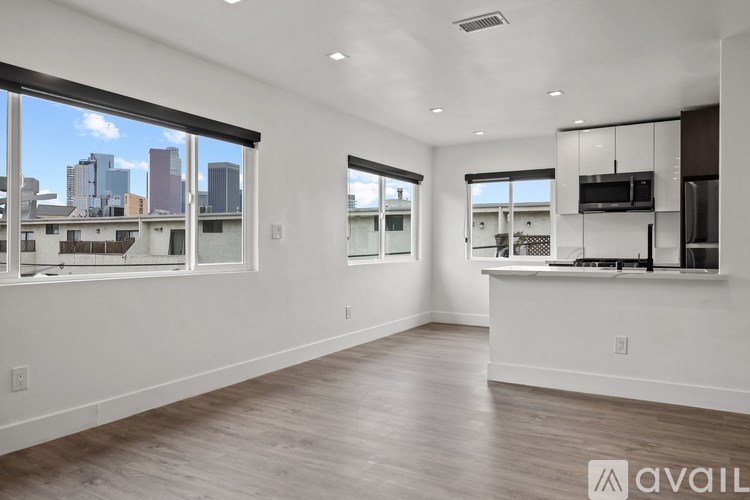 Source URL: https://prod-avail.s3.amazonaws.com/public_images/41503775/listing/original_(17).jpg