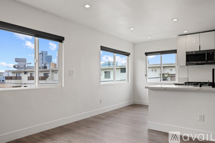 Source URL: https://prod-avail.s3.amazonaws.com/public_images/41503777/listing/original_(19).jpg