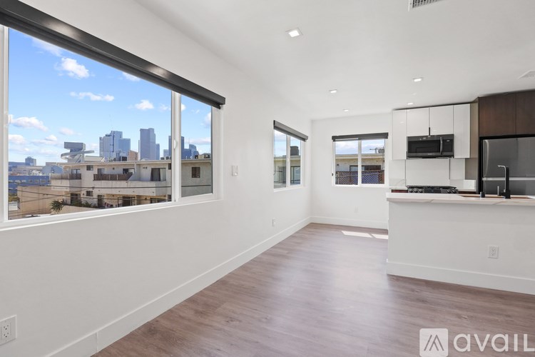 Source URL: https://prod-avail.s3.amazonaws.com/public_images/41503778/listing/original_(20).jpg