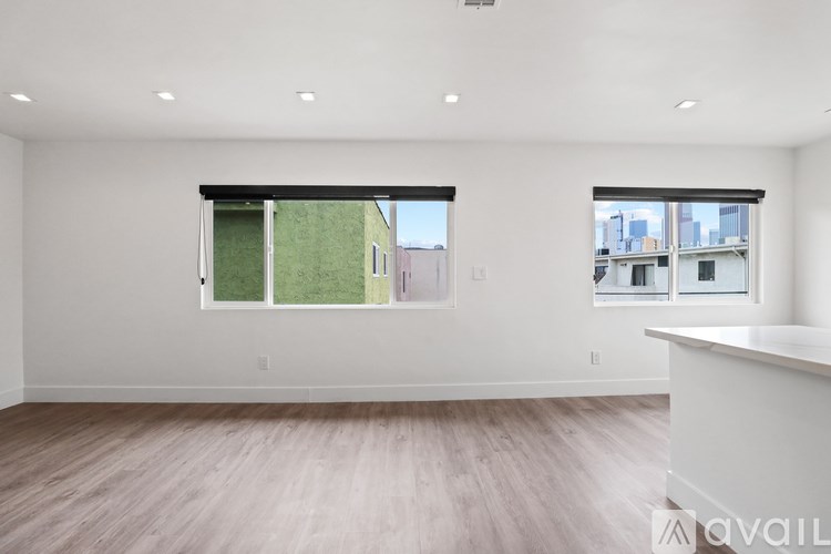 Source URL: https://prod-avail.s3.amazonaws.com/public_images/41503780/listing/original_(22).jpg