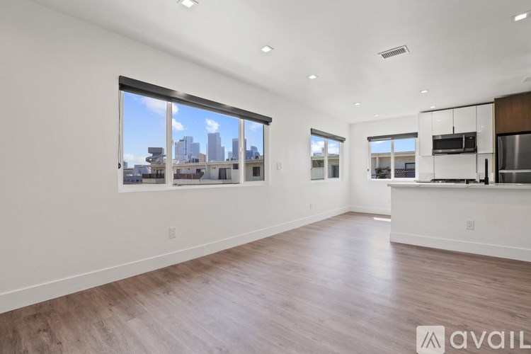 Source URL: https://prod-avail.s3.amazonaws.com/public_images/41503782/listing/original_(24).jpg