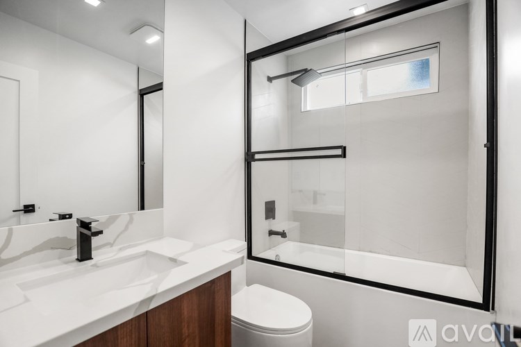 Source URL: https://prod-avail.s3.amazonaws.com/public_images/41503790/listing/original_(34).jpg