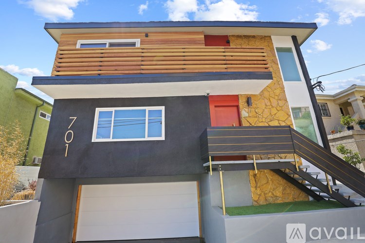 Source URL: https://prod-avail.s3.amazonaws.com/public_images/41503801/listing/original_(38).jpg