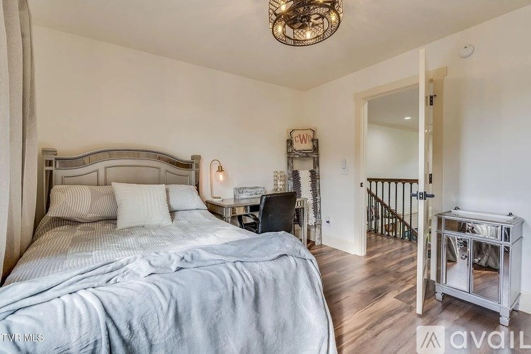 Source URL: https://prod-avail.s3.amazonaws.com/public_images/41507912/listing/Shady_16.jpg