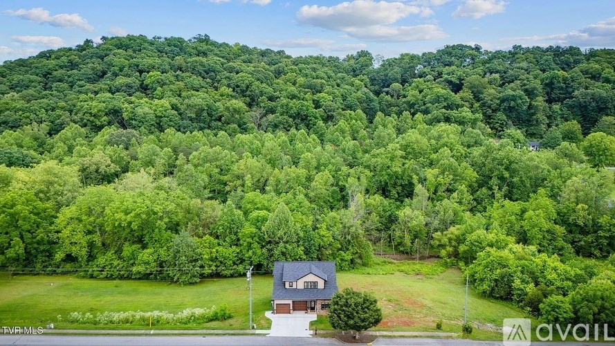 Source URL: https://prod-avail.s3.amazonaws.com/public_images/41507826/listing/Shady_14.jpg