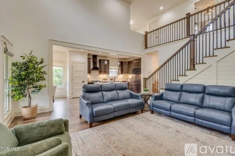 Source URL: https://prod-avail.s3.amazonaws.com/public_images/41498517/listing/Shadyside_1.jpg