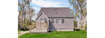 4/2 1935 sqft