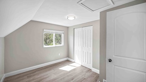 916 East 44Th Avenue 4 Beds Apartment for Rent