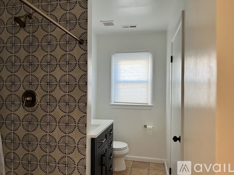 Source URL: https://prod-avail.s3.amazonaws.com/public_images/41519968/listing/3047_O_Street_SE_10_Bathroom_3.JPG