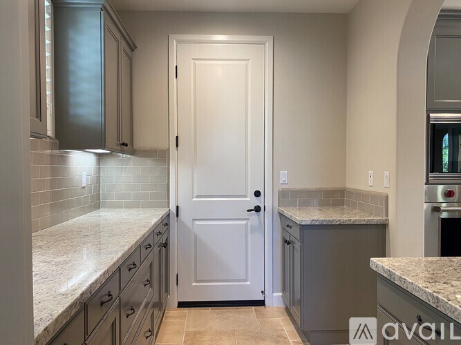 Source URL: https://prod-avail.s3.amazonaws.com/public_images/31405637/listing/IMG_1609.JPG