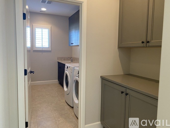 Source URL: https://prod-avail.s3.amazonaws.com/public_images/31405672/listing/IMG_1518.JPG