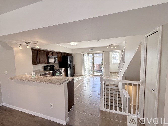 Source URL: https://prod-avail.s3.amazonaws.com/public_images/41519624/listing/1EF1037E-7A0B-44EE-B6EE-7EF1C91215F8.jpeg