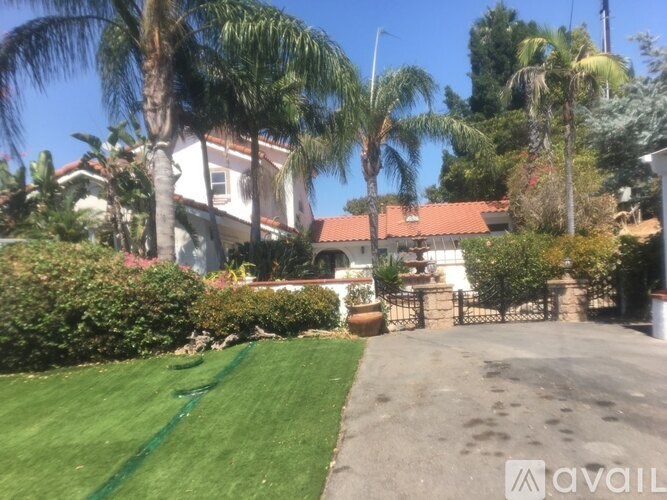 Source URL: https://prod-avail.s3.amazonaws.com/public_images/33158541/listing/F7B28A86-6FBA-48B4-BD97-8A9BC642CFF3.jpeg