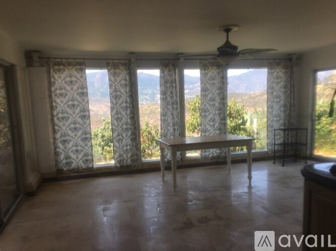 Source URL: https://prod-avail.s3.amazonaws.com/public_images/33158526/listing/EF045FEC-CAA5-4E7E-96F4-BFD63A92C723.jpeg