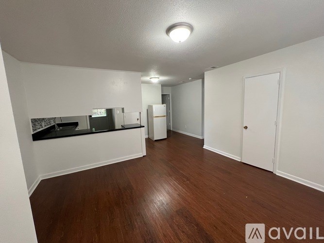 Source URL: https://prod-avail.s3.amazonaws.com/public_images/32736223/listing/Horn_Road_livingroom.jpeg