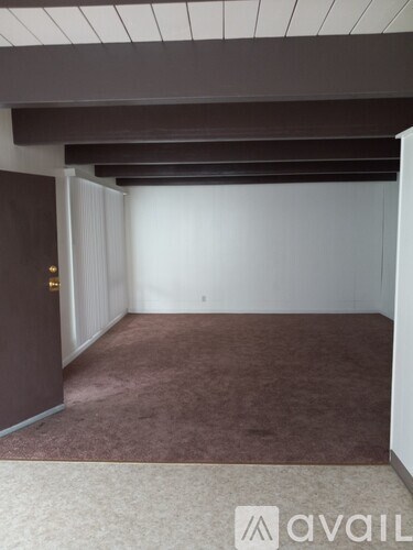 Source URL: https://prod-avail.s3.amazonaws.com/public_images/34130110/listing/20221208_120209.jpg