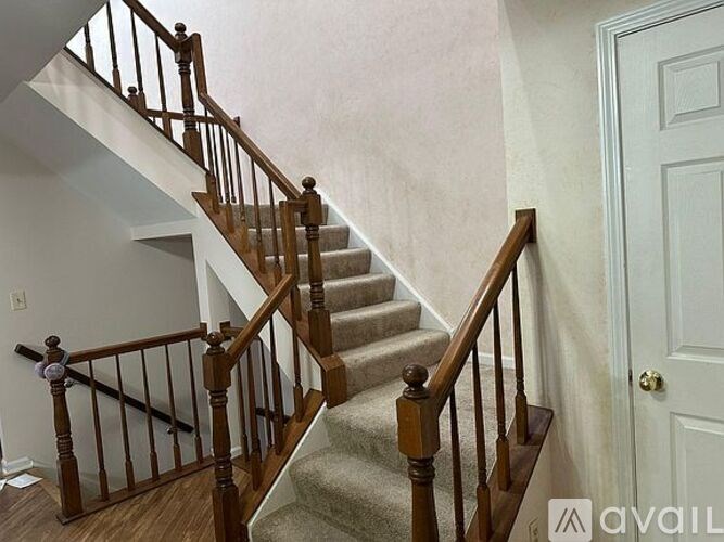 Source URL: https://prod-avail.s3.amazonaws.com/public_images/41515765/listing/37576688d51be5fbfef6d638e674246c-cc_ft_576.jpg