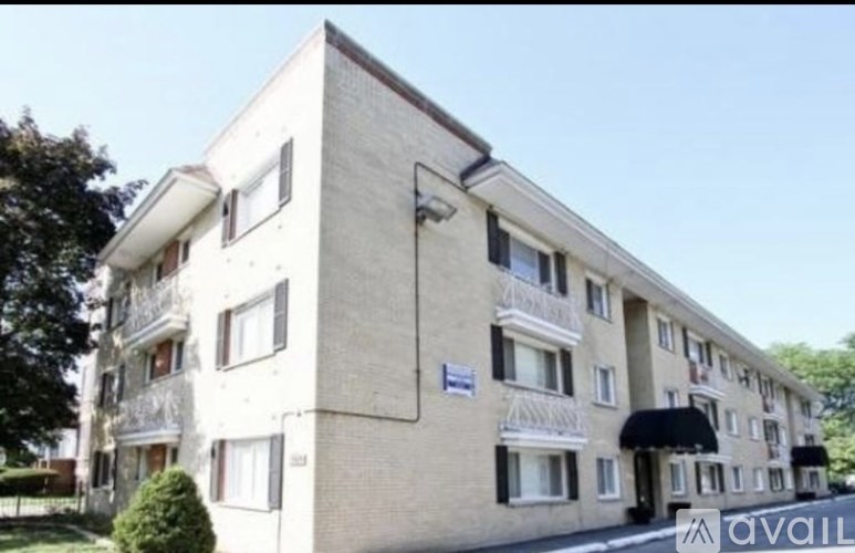 Source URL: https://prod-avail.s3.amazonaws.com/public_images/36485398/listing/IMG-0913.jpg