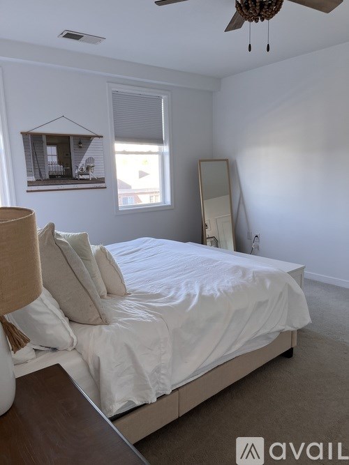 Source URL: https://prod-avail.s3.amazonaws.com/public_images/36833779/listing/IMG_2773.jpg