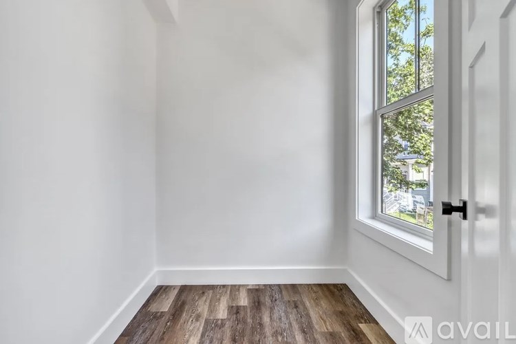 Source URL: https://prod-avail.s3.amazonaws.com/public_images/36521376/listing/mastercloset.jpeg