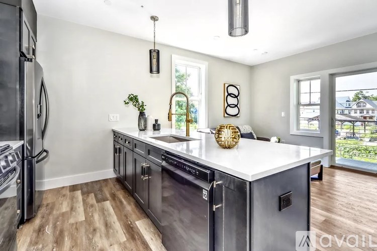 Source URL: https://prod-avail.s3.amazonaws.com/public_images/36521382/listing/kitchen.jpeg